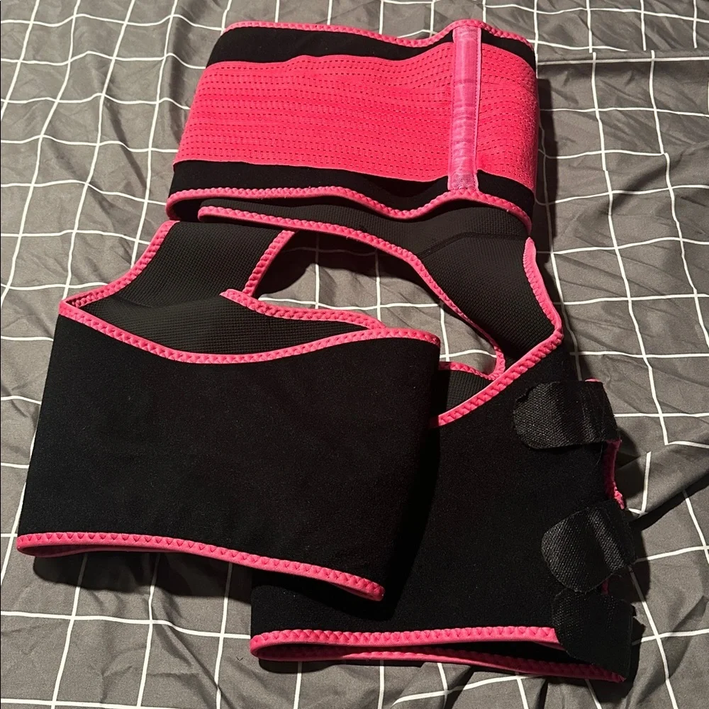 Pink and Black Waist Trainer by Push Never worn - Picture 2 of 2